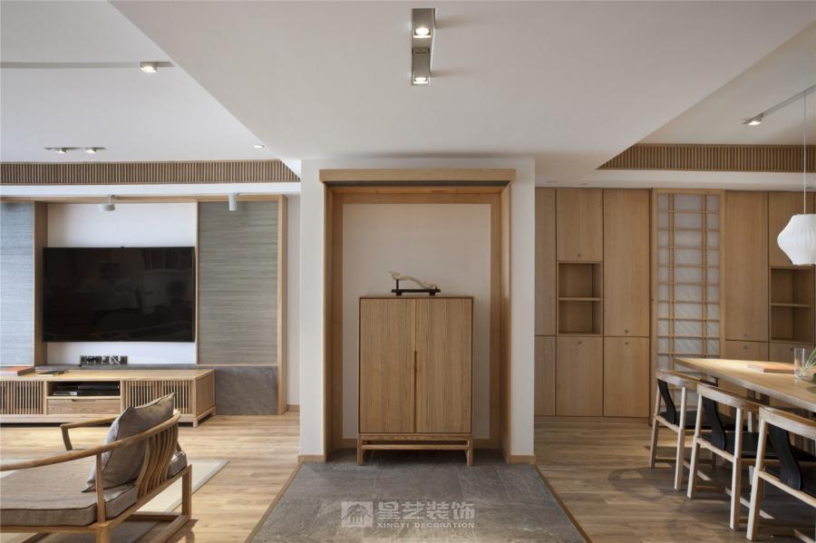 不追求華麗，而追求舒適；不堆砌裝飾，而回歸生活本身